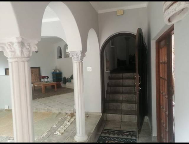4 BEDROOM HOUSE FOR SALE IN FLORAUNA